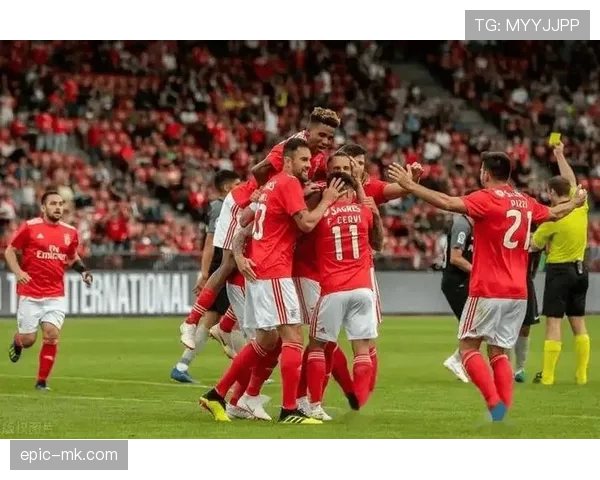 本菲卡强势取胜,新赛季展现冠军相 本菲卡强势取胜,新赛季展现冠军相