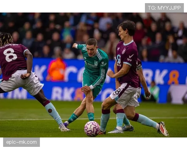 英超情侣球员参与慈善赛事,积极推动足球公益事业发展